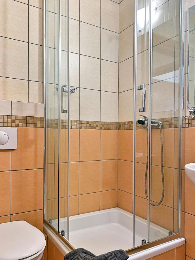 Dom Wczasowy Pod Zegarem Łeba Eksteriør bilde